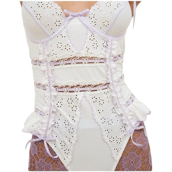 For Love and Lemons Daisy Eyelet Embroidered Bodysuit White and Lavender 36C NWT - Picture 3 of 6
